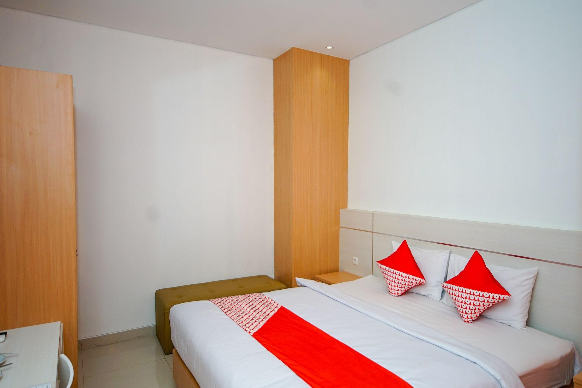 Oyo 344 Kr Hotel Palembang Kültér fotó