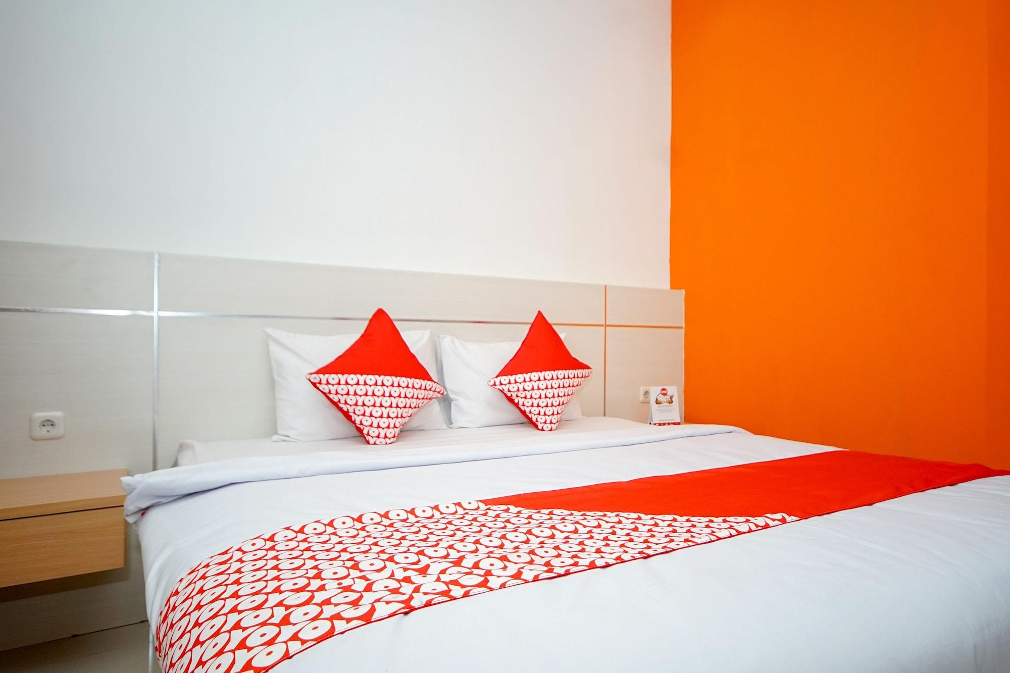 Oyo 344 Kr Hotel Palembang Kültér fotó