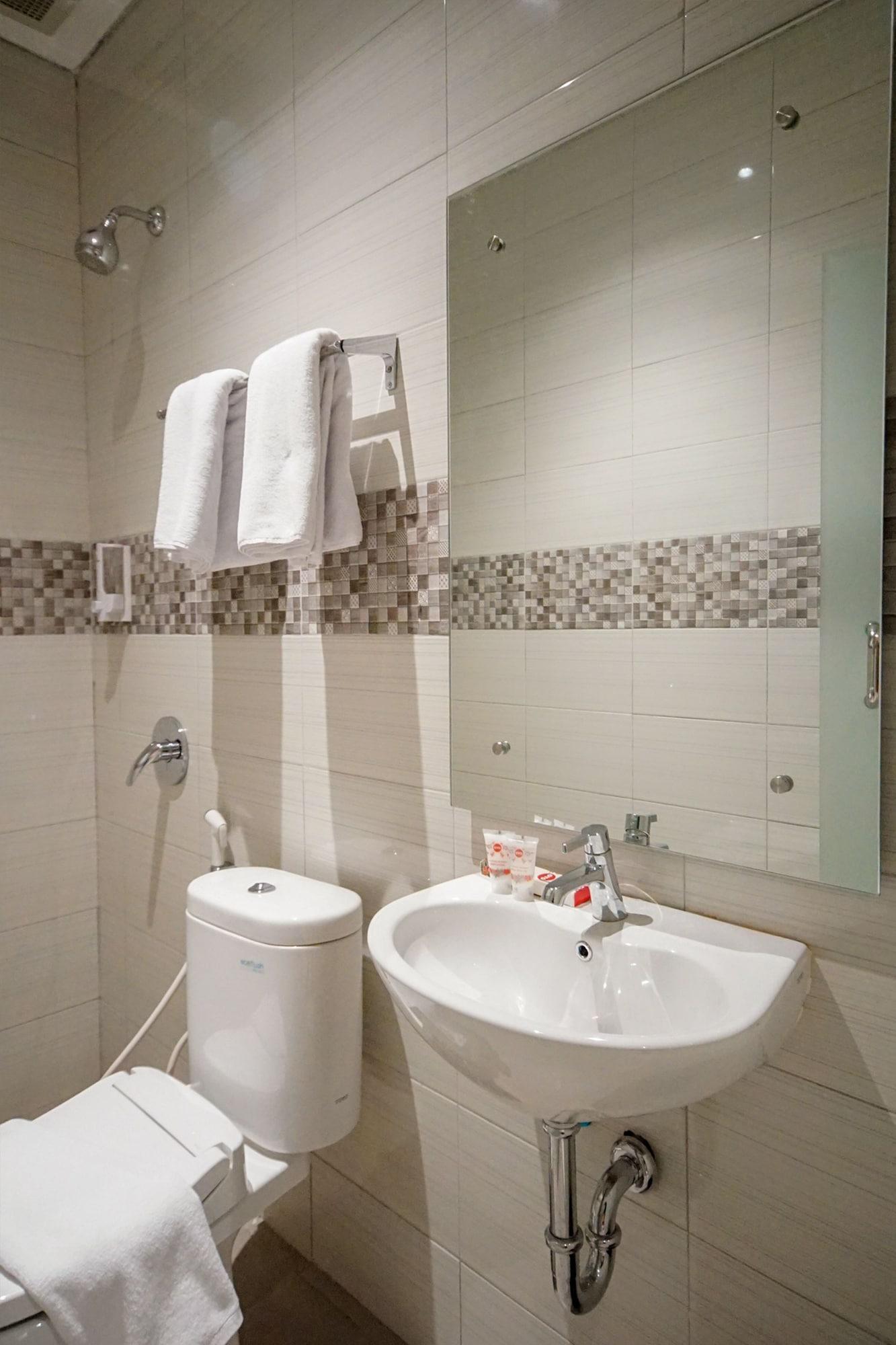 Oyo 344 Kr Hotel Palembang Kültér fotó