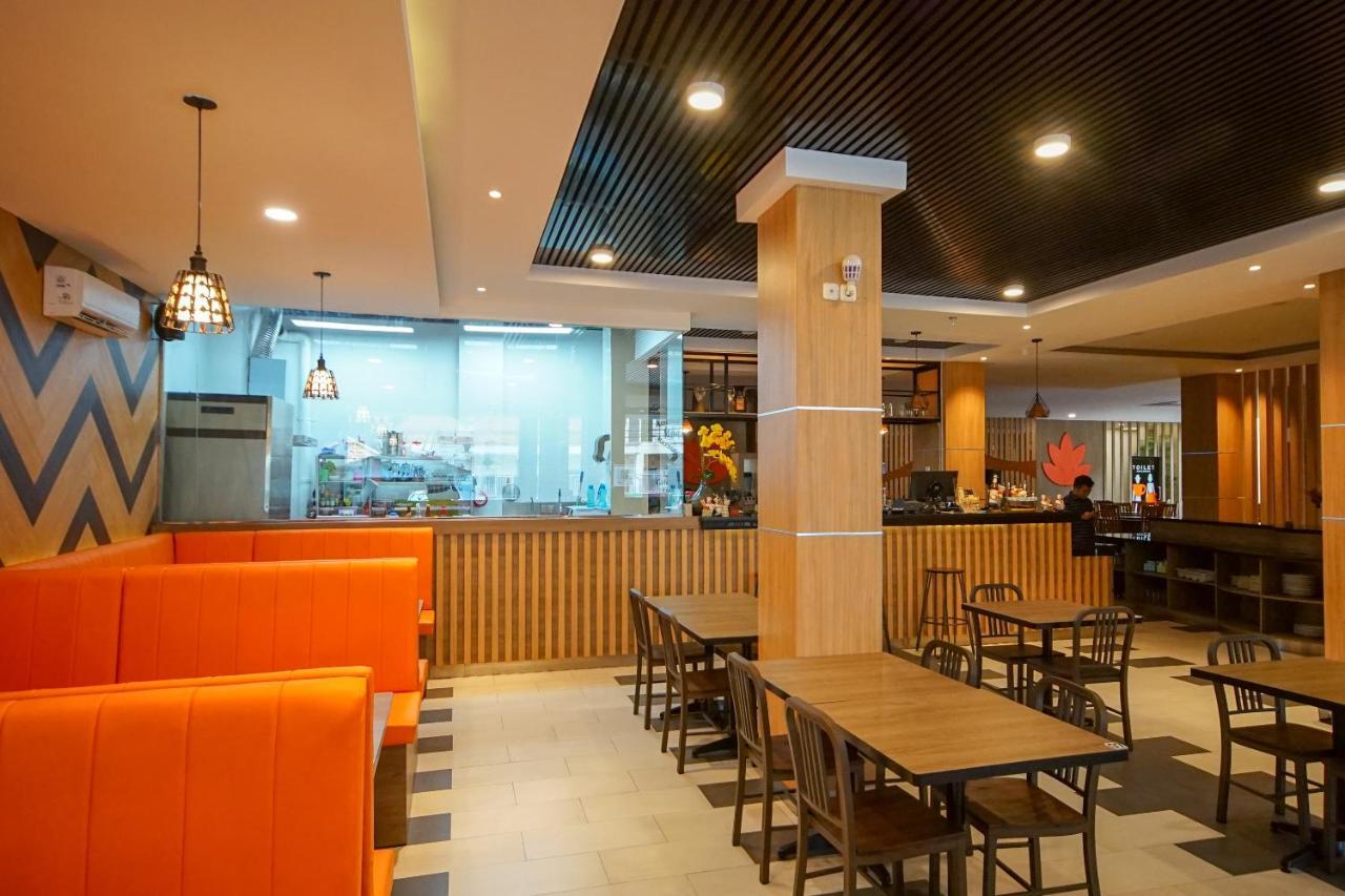 Oyo 344 Kr Hotel Palembang Kültér fotó