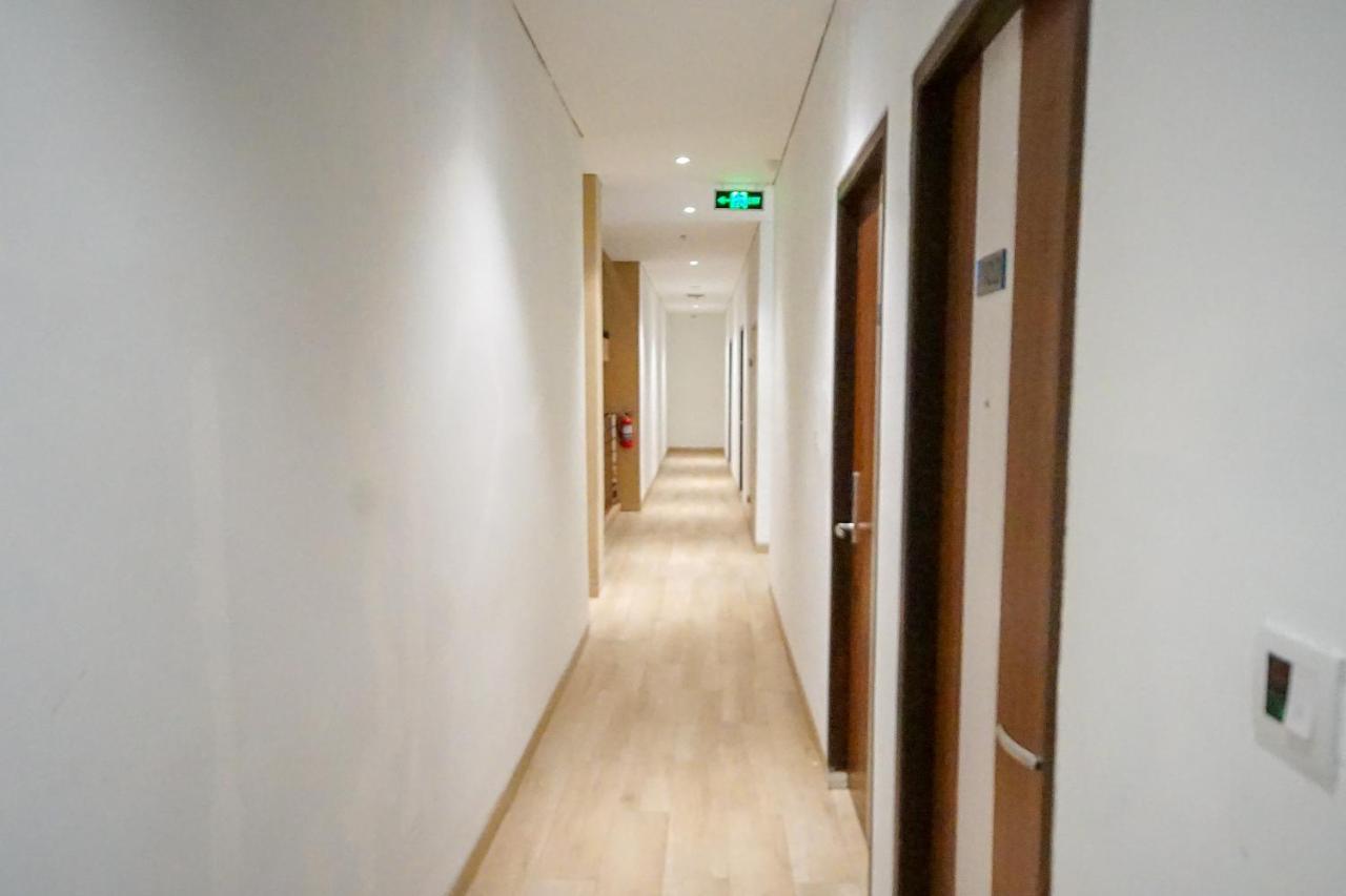 Oyo 344 Kr Hotel Palembang Kültér fotó