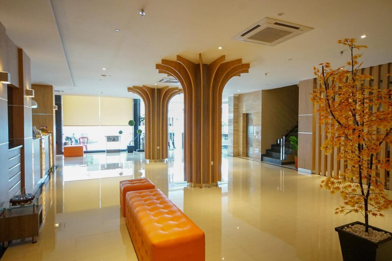 Oyo 344 Kr Hotel Palembang Kültér fotó