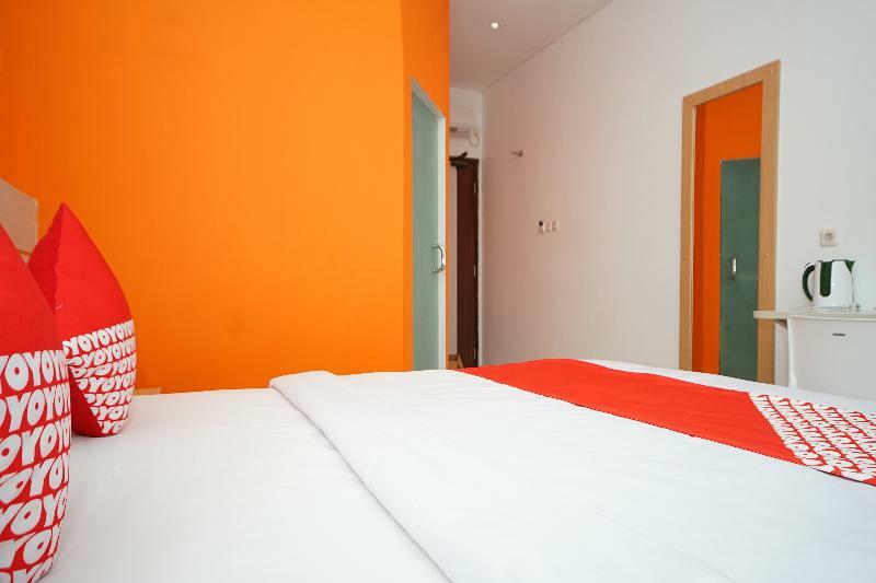 Oyo 344 Kr Hotel Palembang Kültér fotó