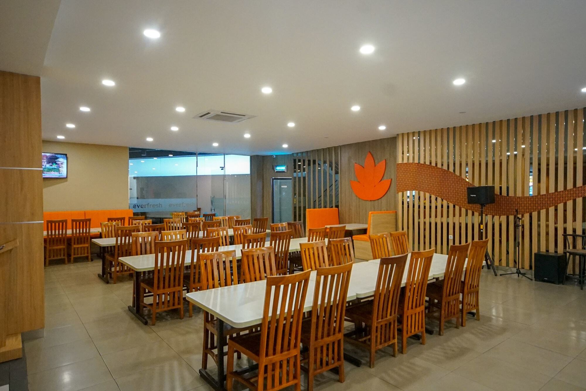 Oyo 344 Kr Hotel Palembang Kültér fotó